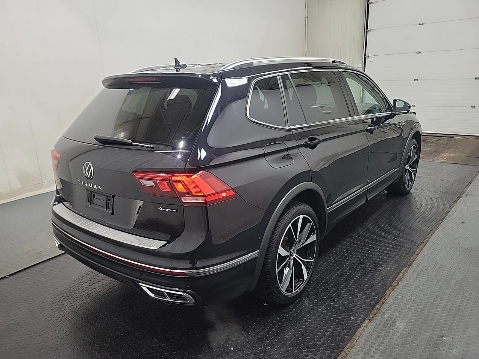 VW Tiguan * R-LINE* CARFAX * БЕЗ ПЪРВОНАЧАЛНА ВНОСКА - изображение 6