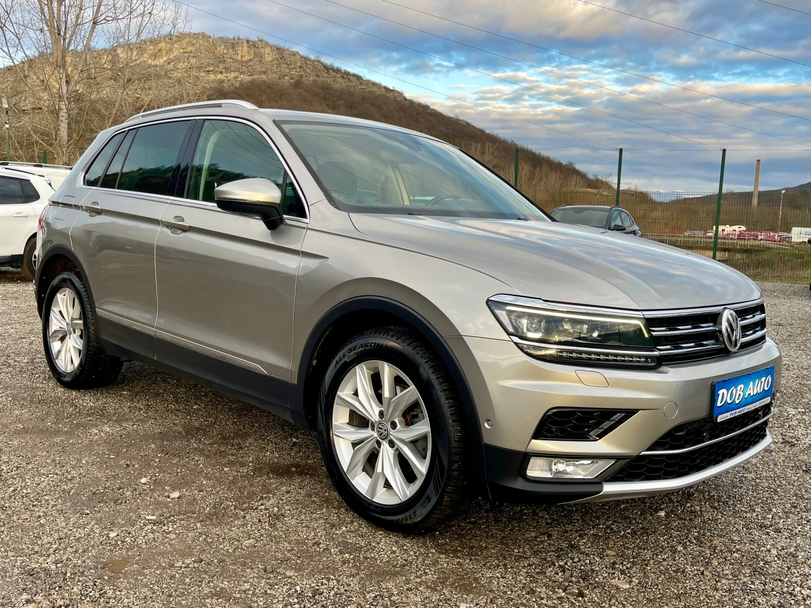 VW Tiguan 2.0TDI-CARAT-EDITED-ОБСЛУЖЕН-НАВИ-ДИГИТАЛ-ПАНОРАМ - изображение 6