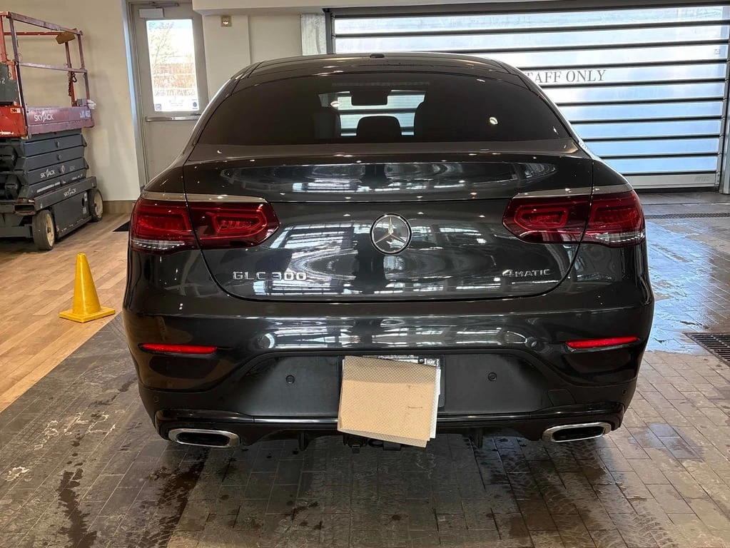 Mercedes-Benz GLC 300 * CARFAX * ДВА КЛЮЧА* ПАНОРАМА - изображение 4