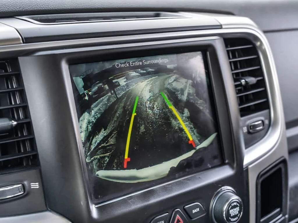 Dodge RAM 1500 * Big Horn 4x4 Crew Cab 6'4 Box | Clean Carfax | Mobile.bg � ����������� 12