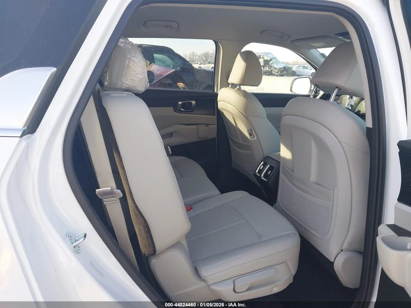 Kia Sorento 2.5l S, снимка 8 - Автомобили и джипове - 53817007