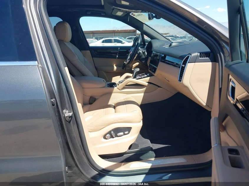 Porsche Cayenne 3.0l, снимка 5 - Автомобили и джипове - 54242396