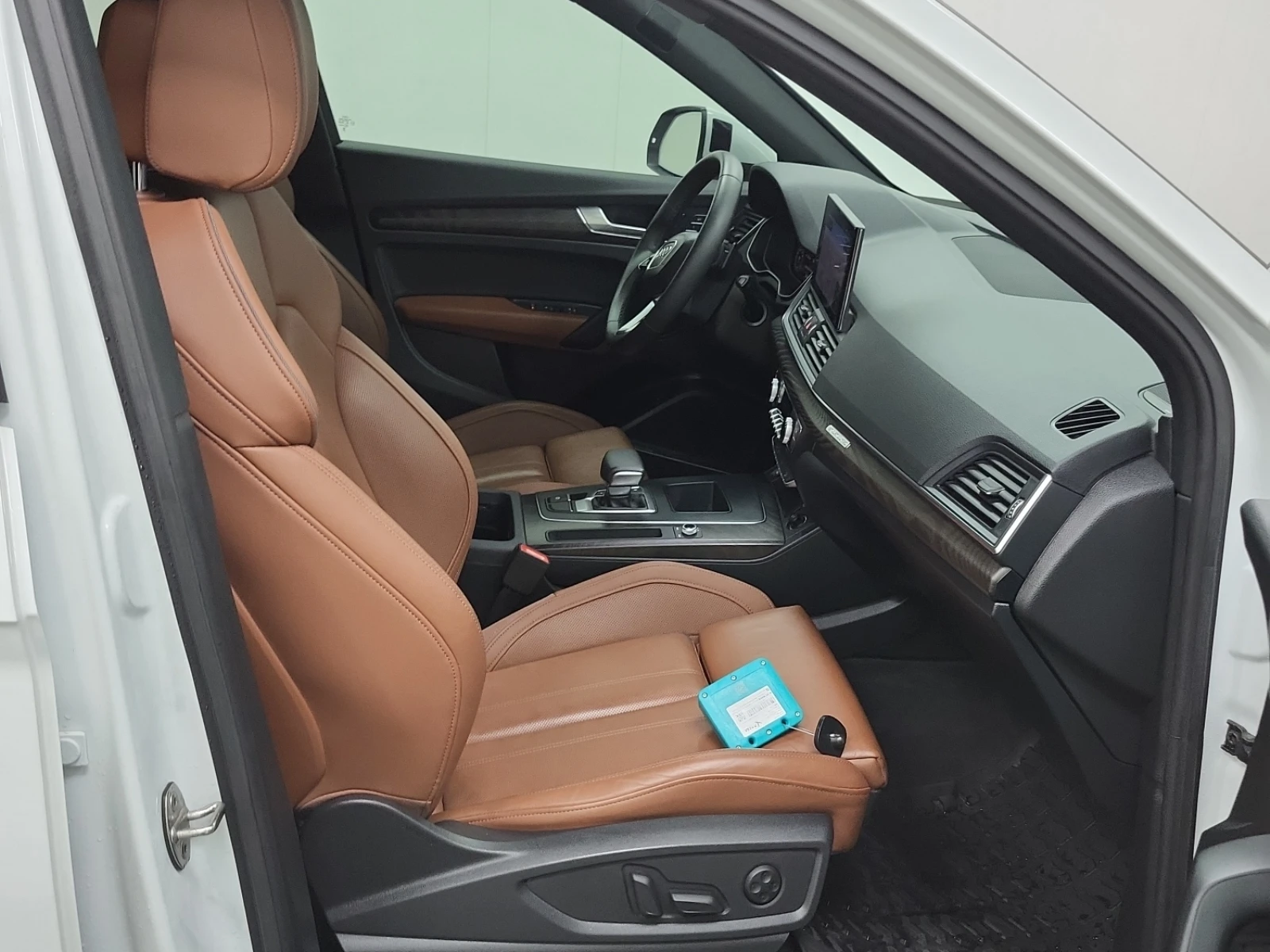 Audi Q5 TECHNIK* Quattro* Podgrev* Obduhvane* , снимка 8 - Автомобили и джипове - 54257135