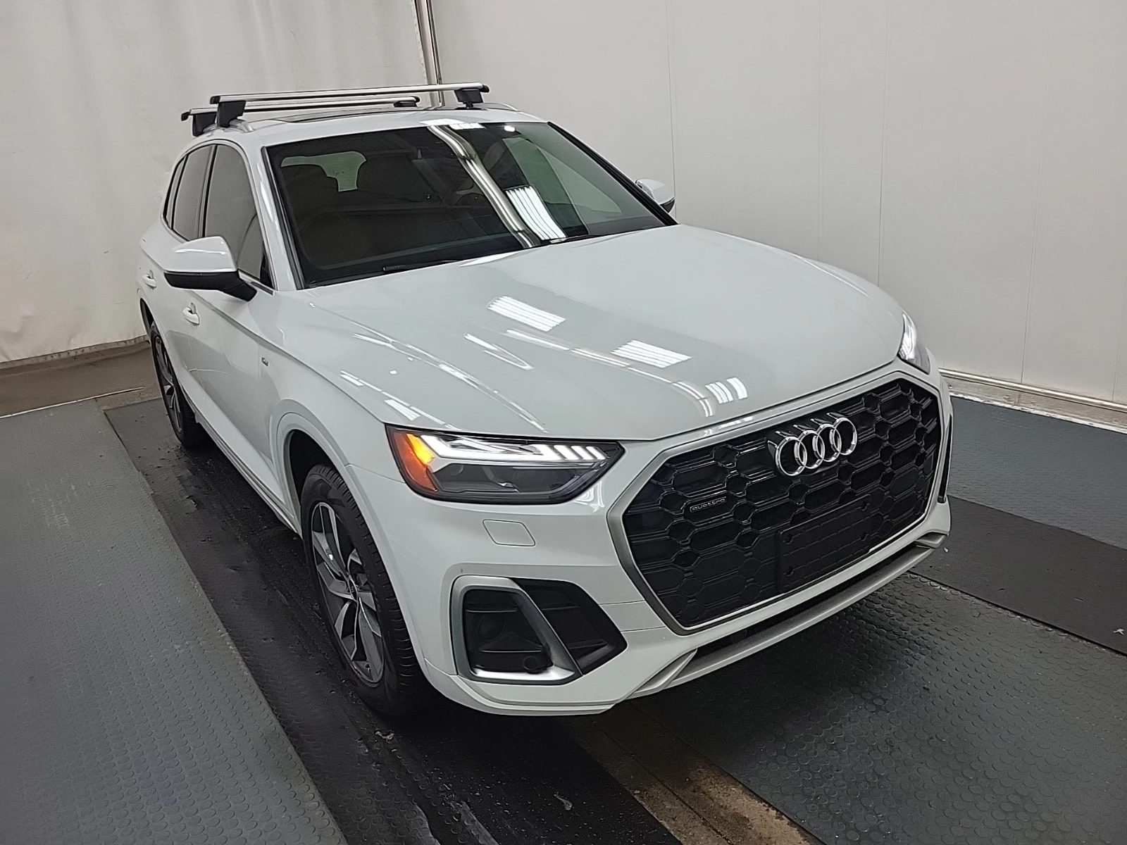 Audi Q5 TECHNIK* Quattro* Podgrev* Obduhvane* , снимка 3 - Автомобили и джипове - 54257135