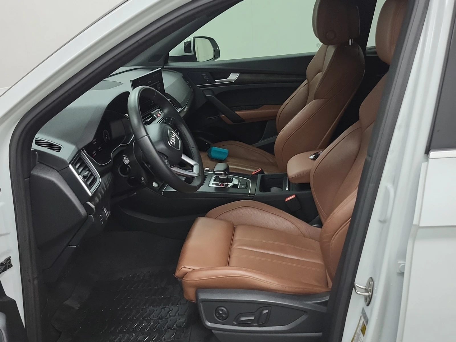 Audi Q5 TECHNIK* Quattro* Podgrev* Obduhvane* , снимка 7 - Автомобили и джипове - 54257135