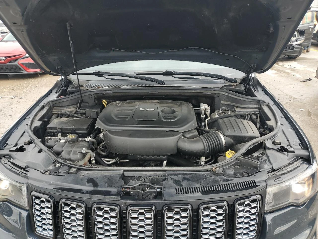 Jeep Grand cherokee 3.6l Laredo, снимка 12 - Автомобили и джипове - 54429420