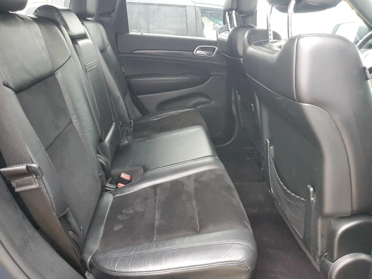 Jeep Grand cherokee 3.6l Laredo, снимка 11 - Автомобили и джипове - 54429420