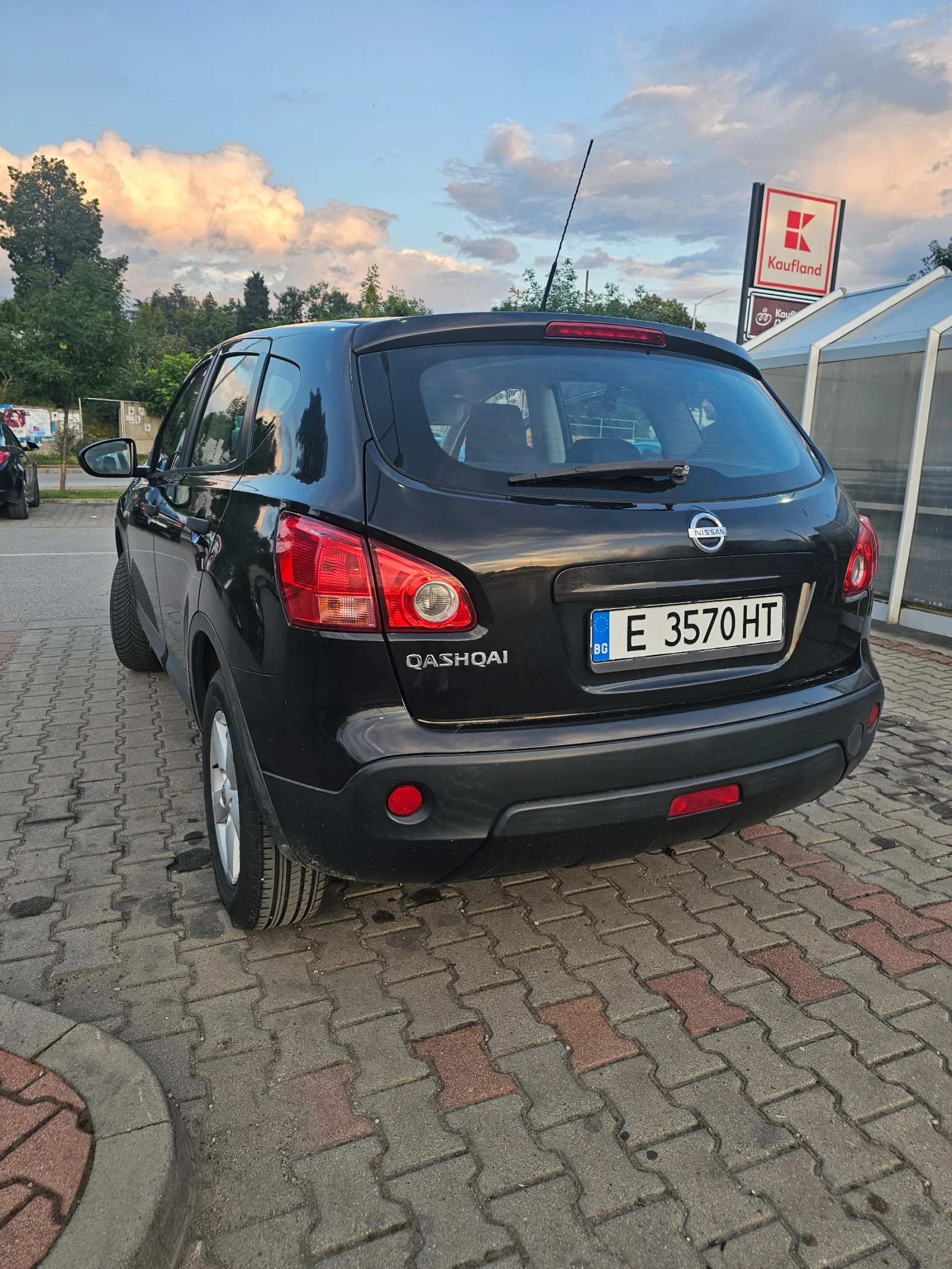 Nissan Qashqai, снимка 5 - Автомобили и джипове - 55046456