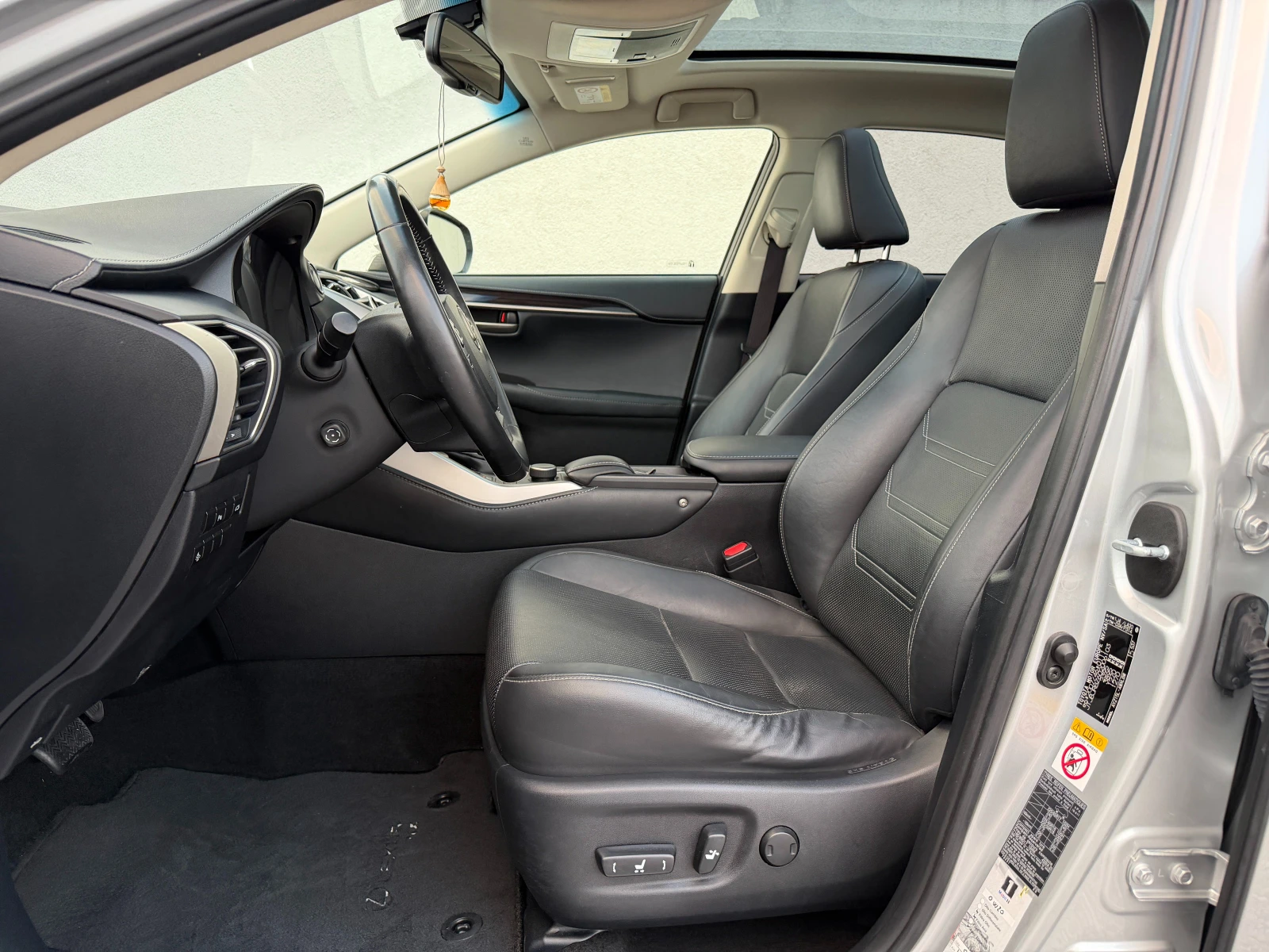 Lexus NX 300h AWD ТОП СЪСТОЯНИЕ * * * ПРОЧЕТИ ОПИСАНИЕТО, снимка 11 - Автомобили и джипове - 55734903