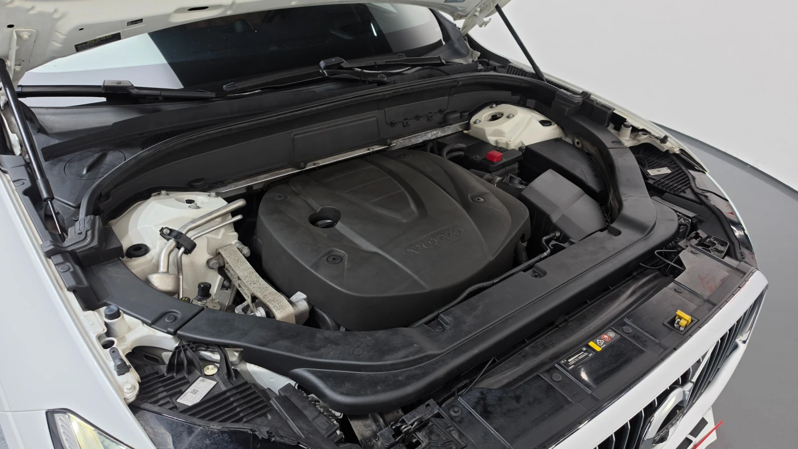 Volvo XC60 D5 INSCRIPTION * DIS * B&W * ОБДУХ * 360 * ПАНО, снимка 6 - Автомобили и джипове - 56177027