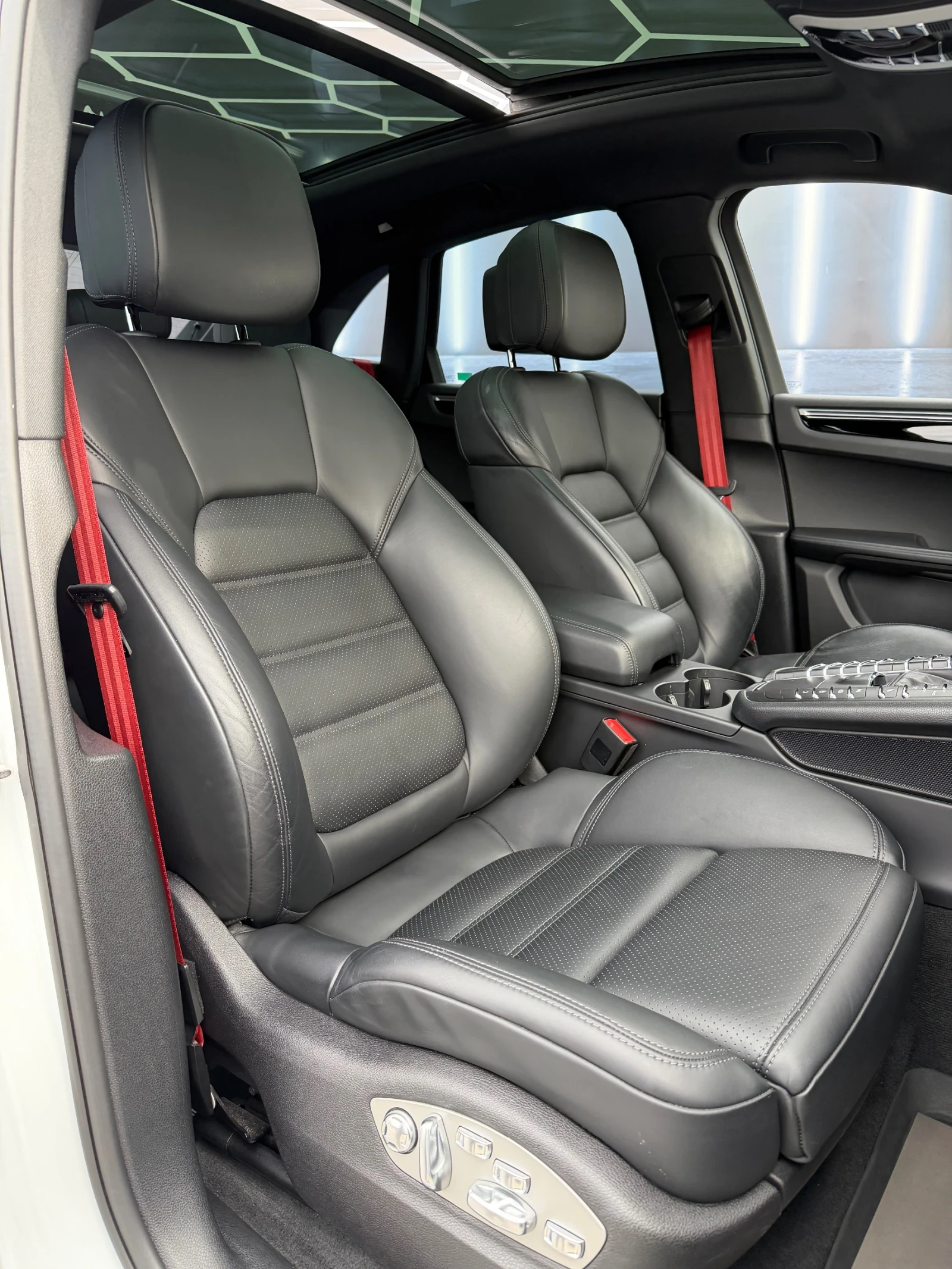 Porsche Macan S , снимка 14 - Автомобили и джипове - 56224545