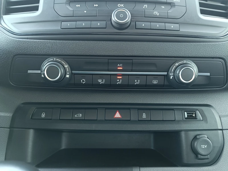 Toyota Proace 2.0 D, снимка 12 - Бусове и автобуси - 49620826