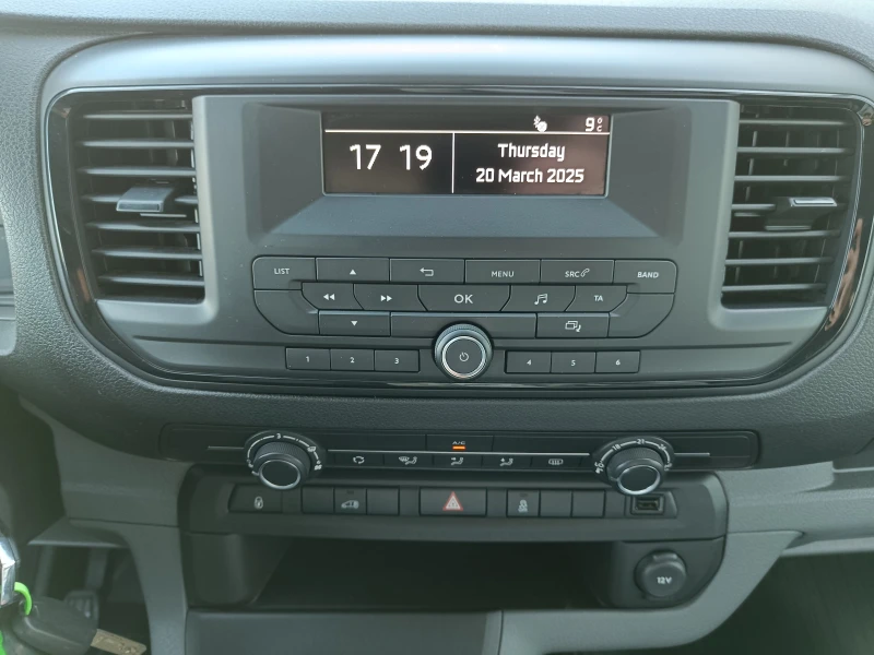 Toyota Proace 2.0 D, снимка 11 - Бусове и автобуси - 49620826