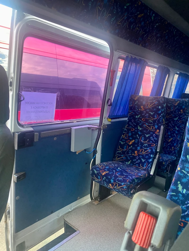 Mercedes-Benz Sprinter 316 2.7 160 коня 17+ 1, снимка 7 - Бусове и автобуси - 53310554