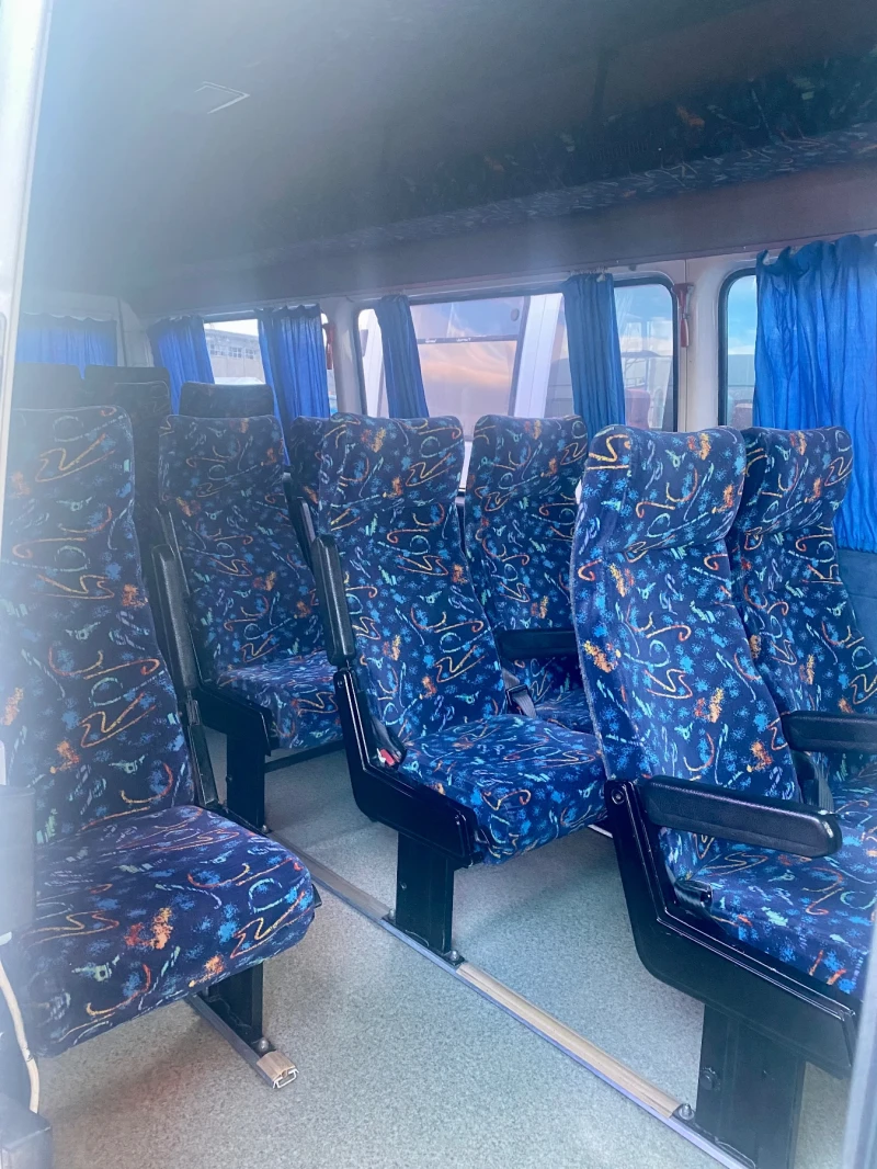 Mercedes-Benz Sprinter 316 2.7 160 коня 17+ 1, снимка 9 - Бусове и автобуси - 53310554