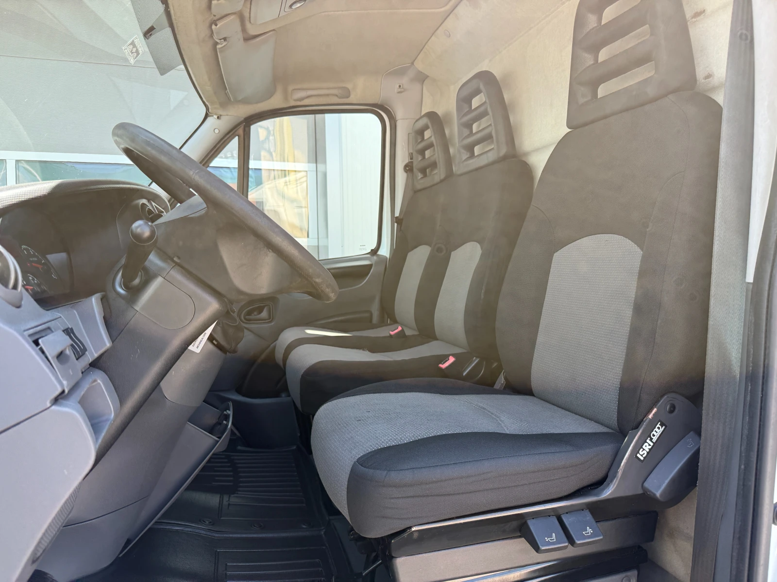 Iveco Daily 2.3 35S13-12 КУБ. , снимка 11 - Бусове и автобуси - 55036624