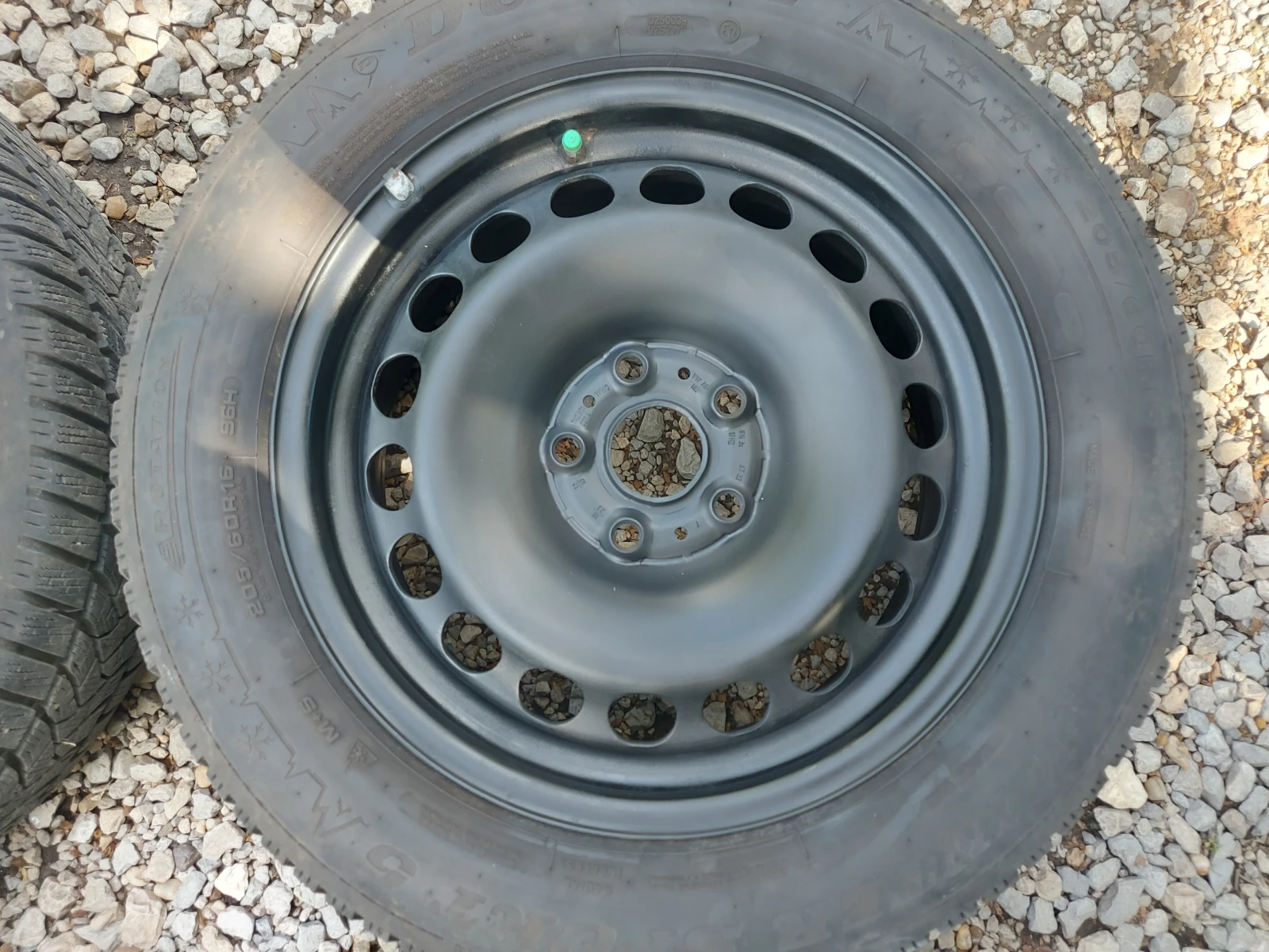    205/60R16  VW Sharan | Mobile.bg   4