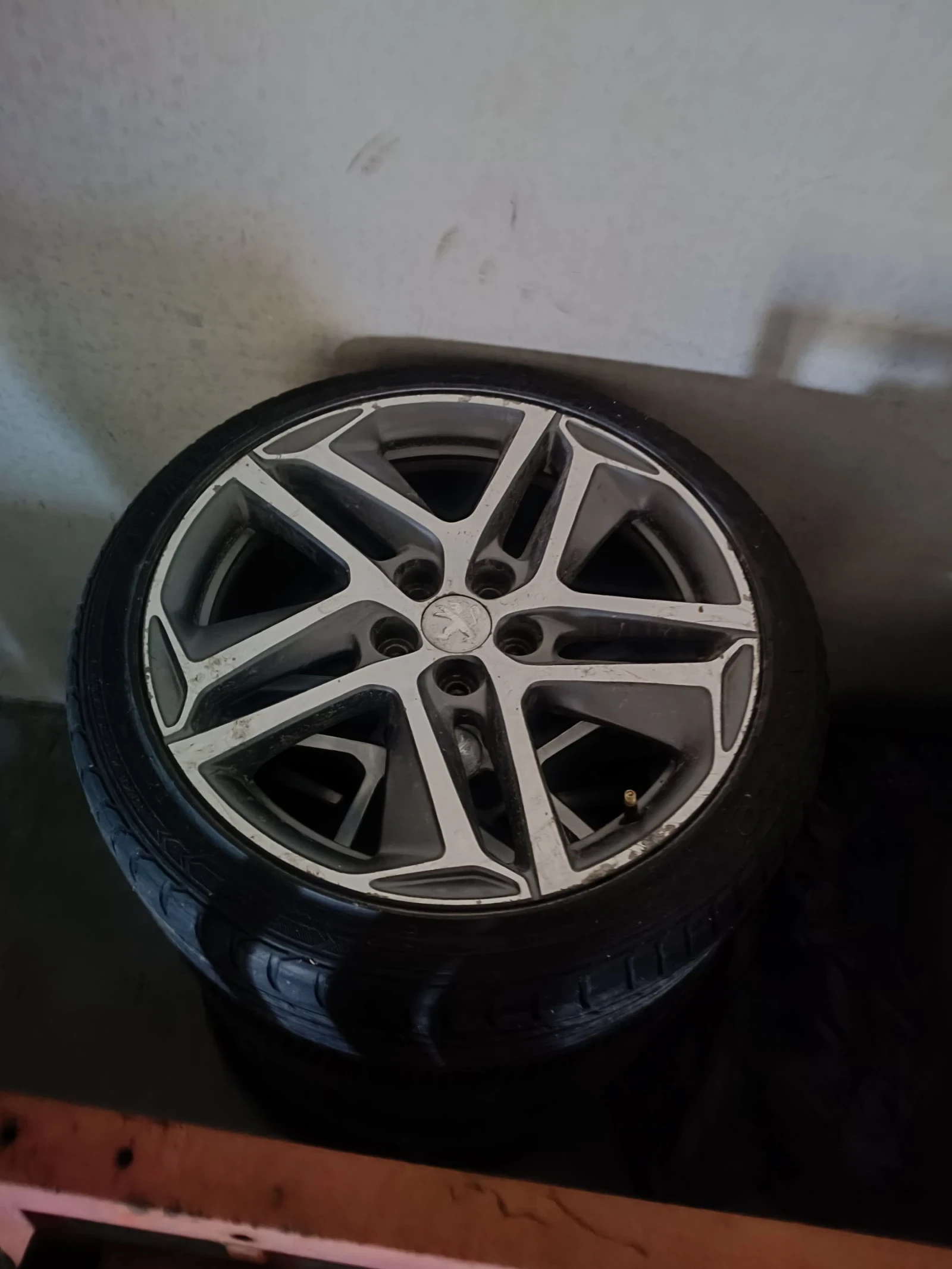 ���� � ������ 225/40R18 �� Peugeot 308 | Mobile.bg � ����������� 1