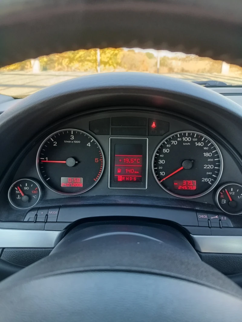 Audi A4 2000TDI, снимка 14 - Автомобили и джипове - 47893453