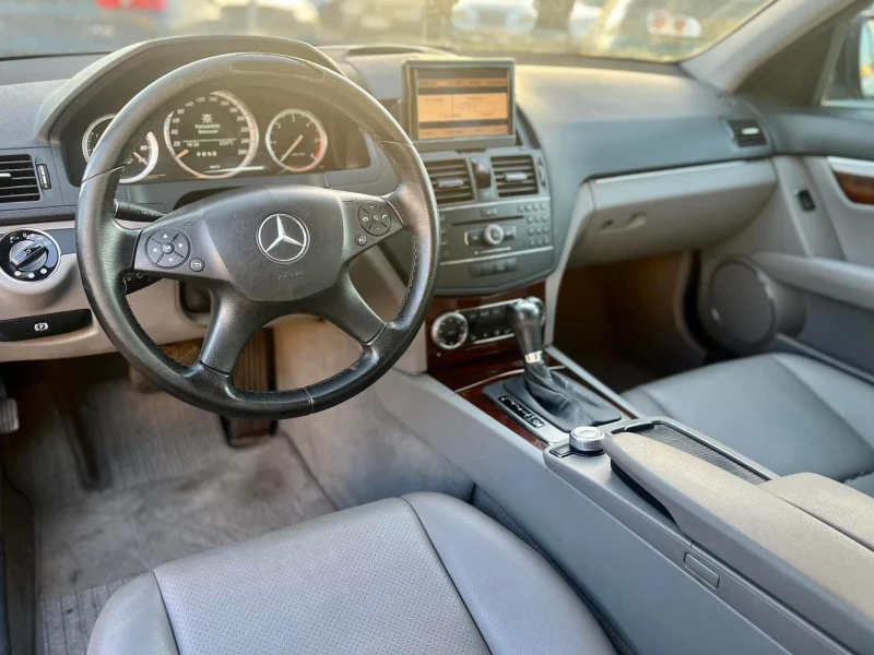 Mercedes-Benz C 220 Автомат голямата навигация УНИКАТ , снимка 9 - Автомобили и джипове - 48214099