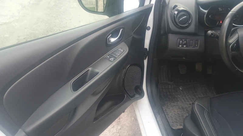 Renault Clio, снимка 6 - Автомобили и джипове - 52431001