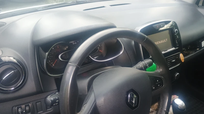 Renault Clio, снимка 4 - Автомобили и джипове - 52431001