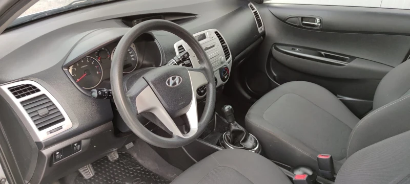 Hyundai I20, снимка 10 - Автомобили и джипове - 51418381