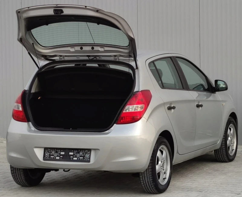 Hyundai I20, снимка 16 - Автомобили и джипове - 51418381