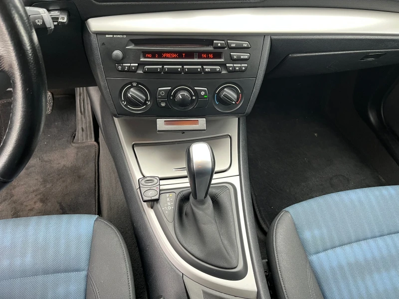 BMW 118 1.8i газ/бенз автоматик, снимка 11 - Автомобили и джипове - 53030179