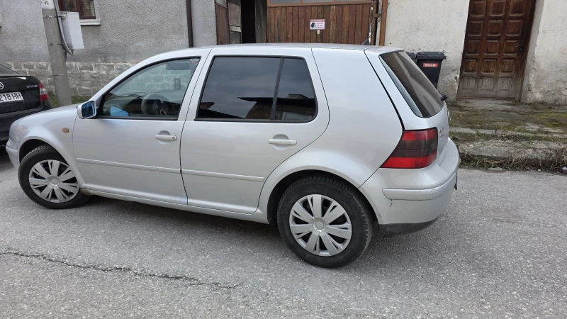 VW Golf 1.9 110, снимка 2 - Автомобили и джипове - 53463720