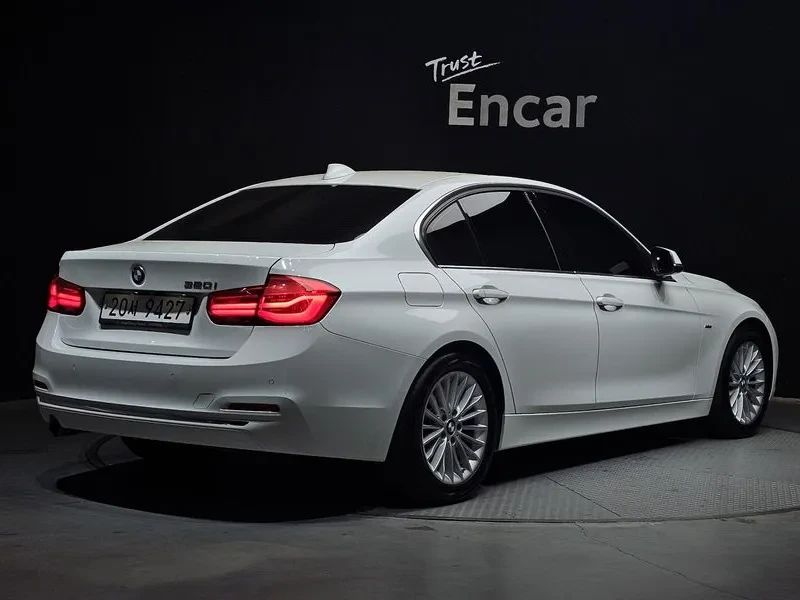 BMW 320  Luxury, снимка 2 - Автомобили и джипове - 55902733