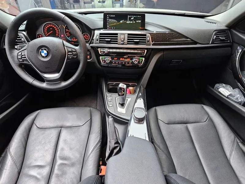 BMW 320  Luxury, снимка 7 - Автомобили и джипове - 55902733