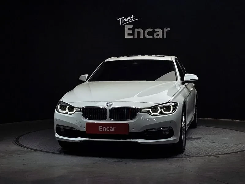BMW 320  Luxury, снимка 3 - Автомобили и джипове - 55902733
