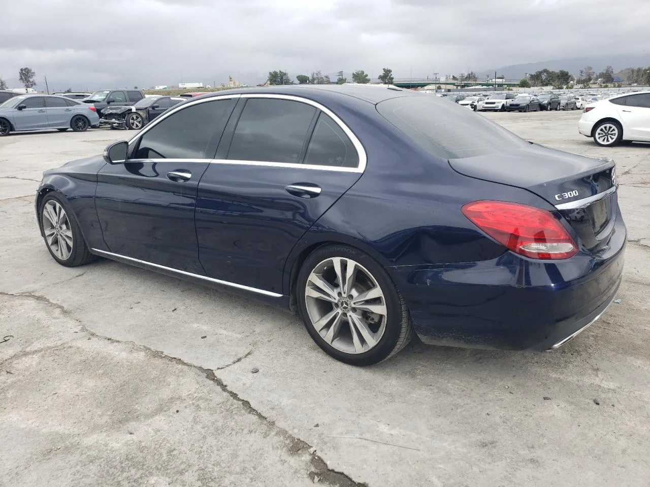 Mercedes-Benz C 300 ФИКСИРАНА ЦЕНА! RECARO/ЕЛ.СЕДАЛКИ/ПОДГРЕВ/ПАНО     - изображение 4