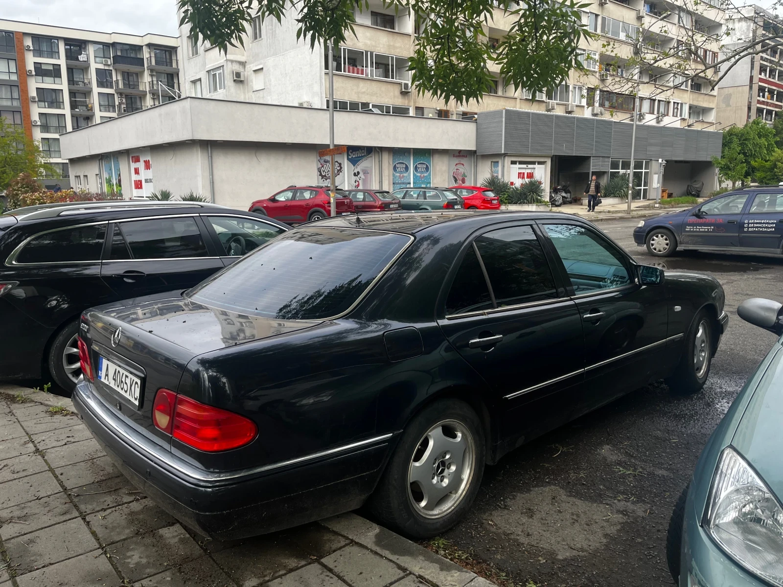 Mercedes-Benz E 200  - изображение 4