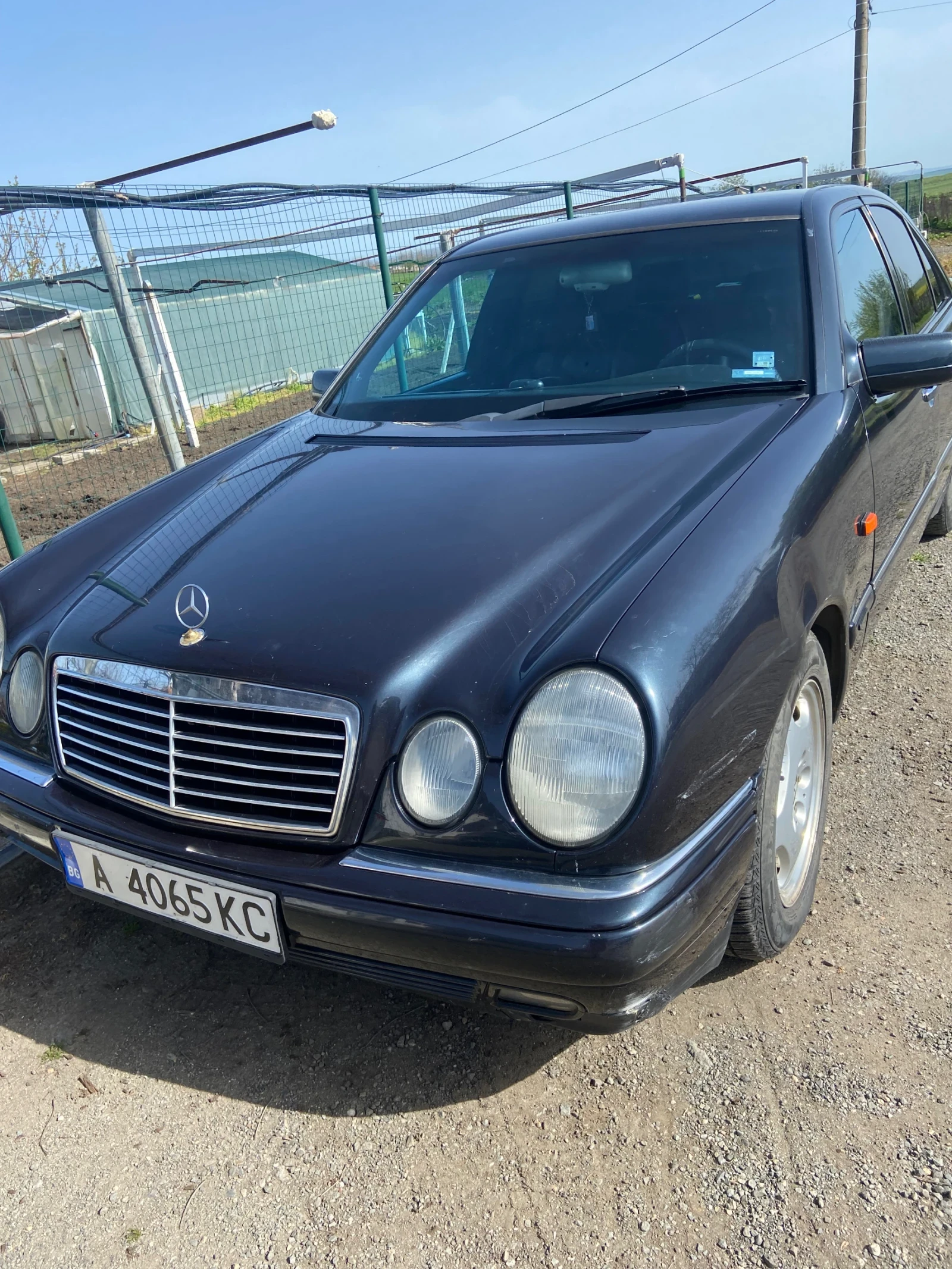 Mercedes-Benz E 200  - изображение 8