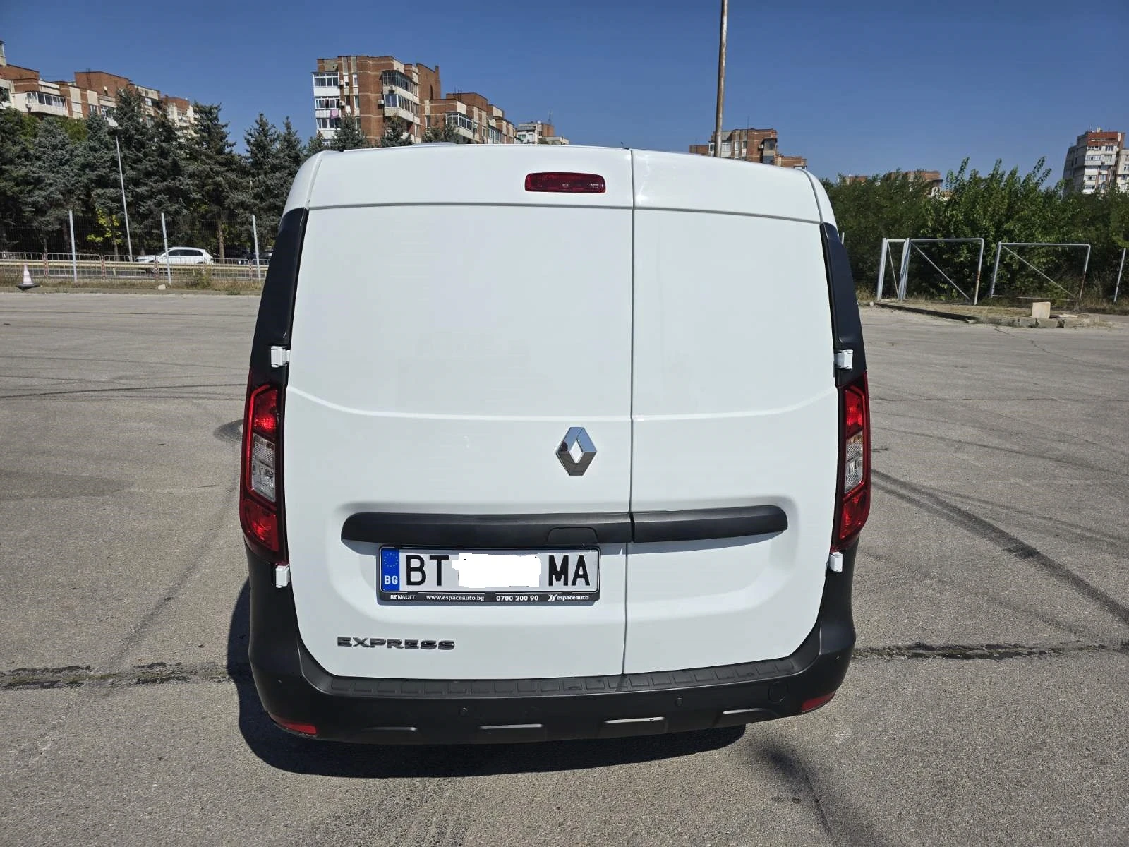 Renault Express 1.5 DCI 75 к.с. - изображение 8