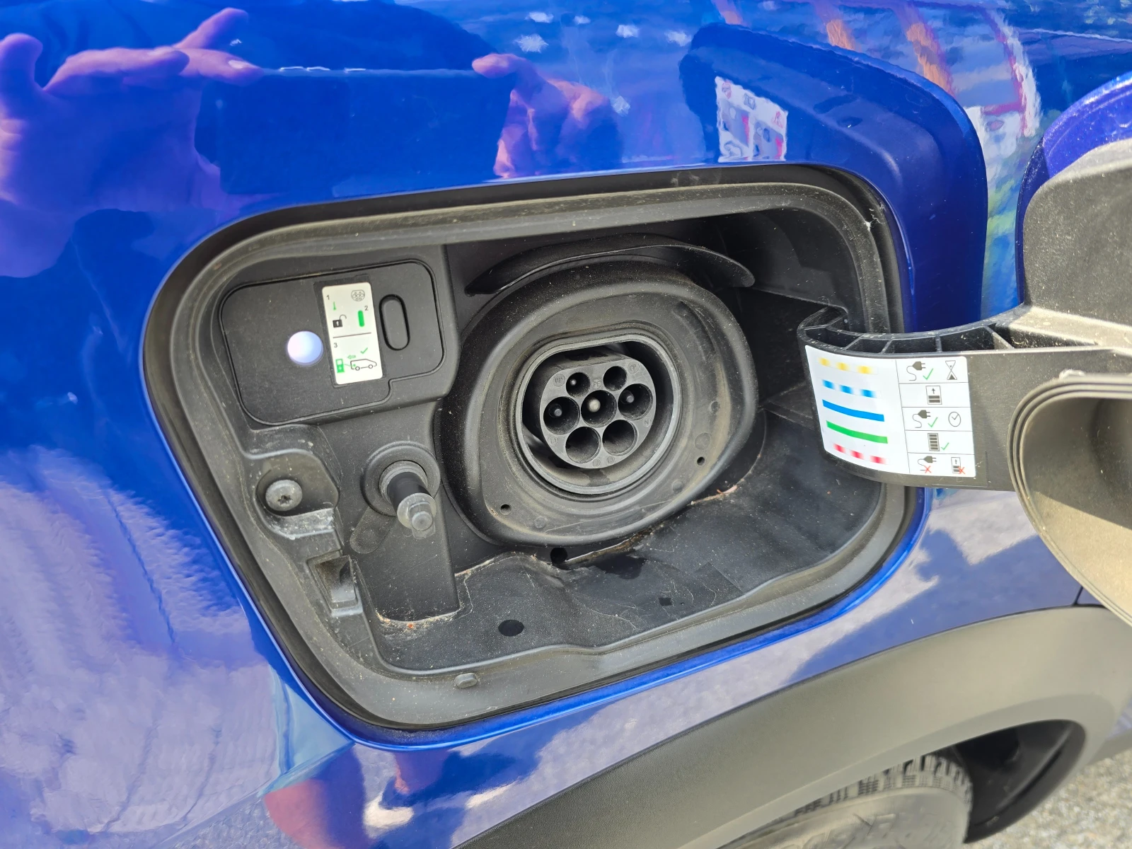 Renault Captur 1.6E-TECH-PLUG-iN HYBRID - изображение 7