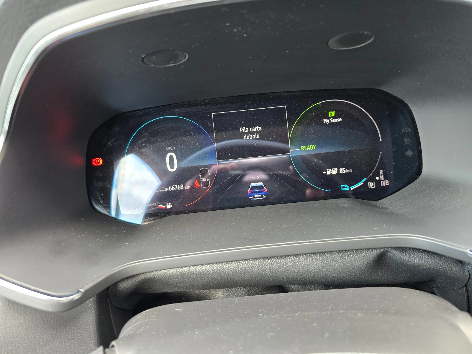 Renault Captur 1.6E-TECH-PLUG-iN HYBRID - изображение 10