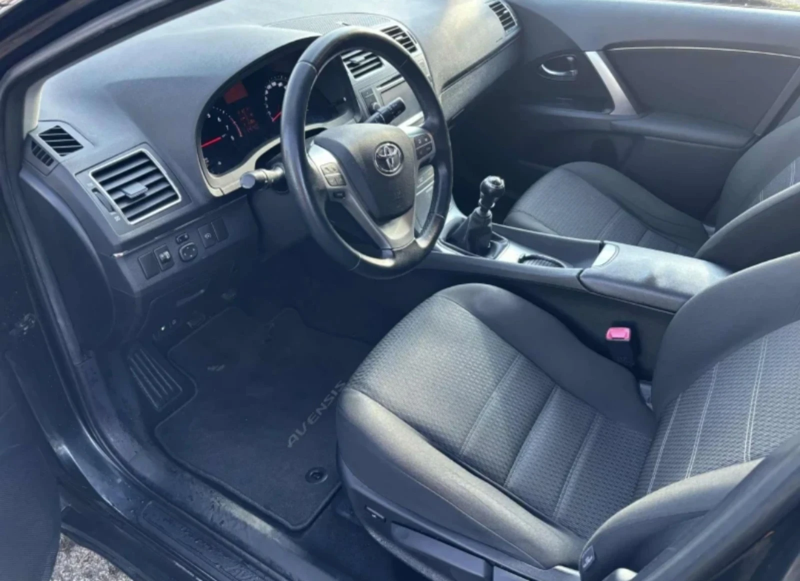 Toyota Avensis  - изображение 8