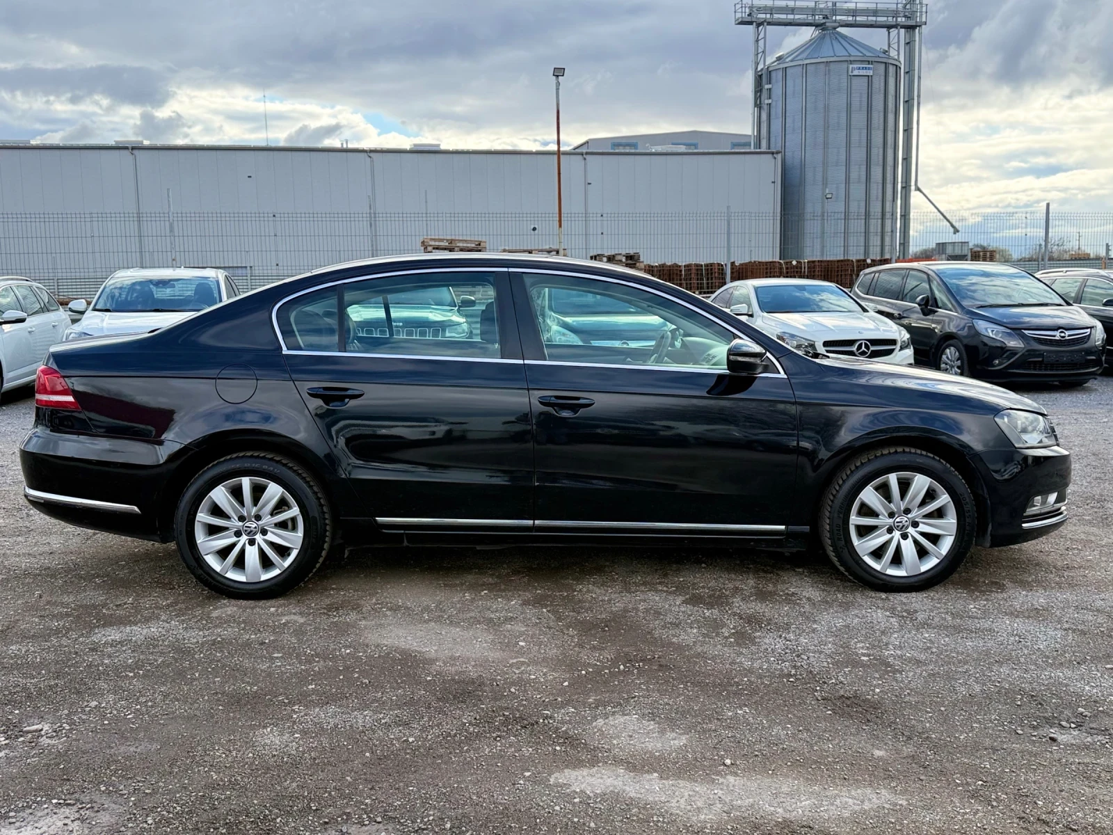 VW Passat Sedan* TSI* EcoFuel* Led, снимка 6 - Автомобили и джипове - 54211054