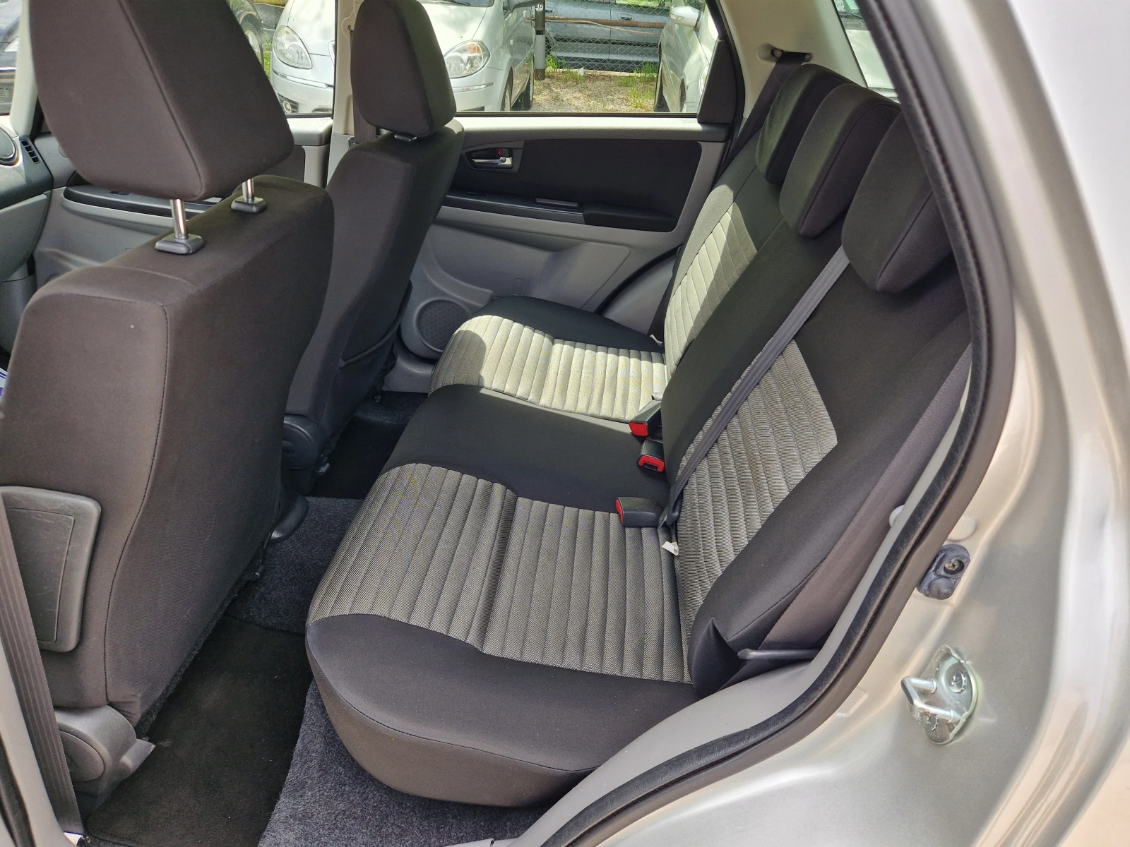 Suzuki SX4 1.6 газов инжекцион, снимка 15 - Автомобили и джипове - 54389641