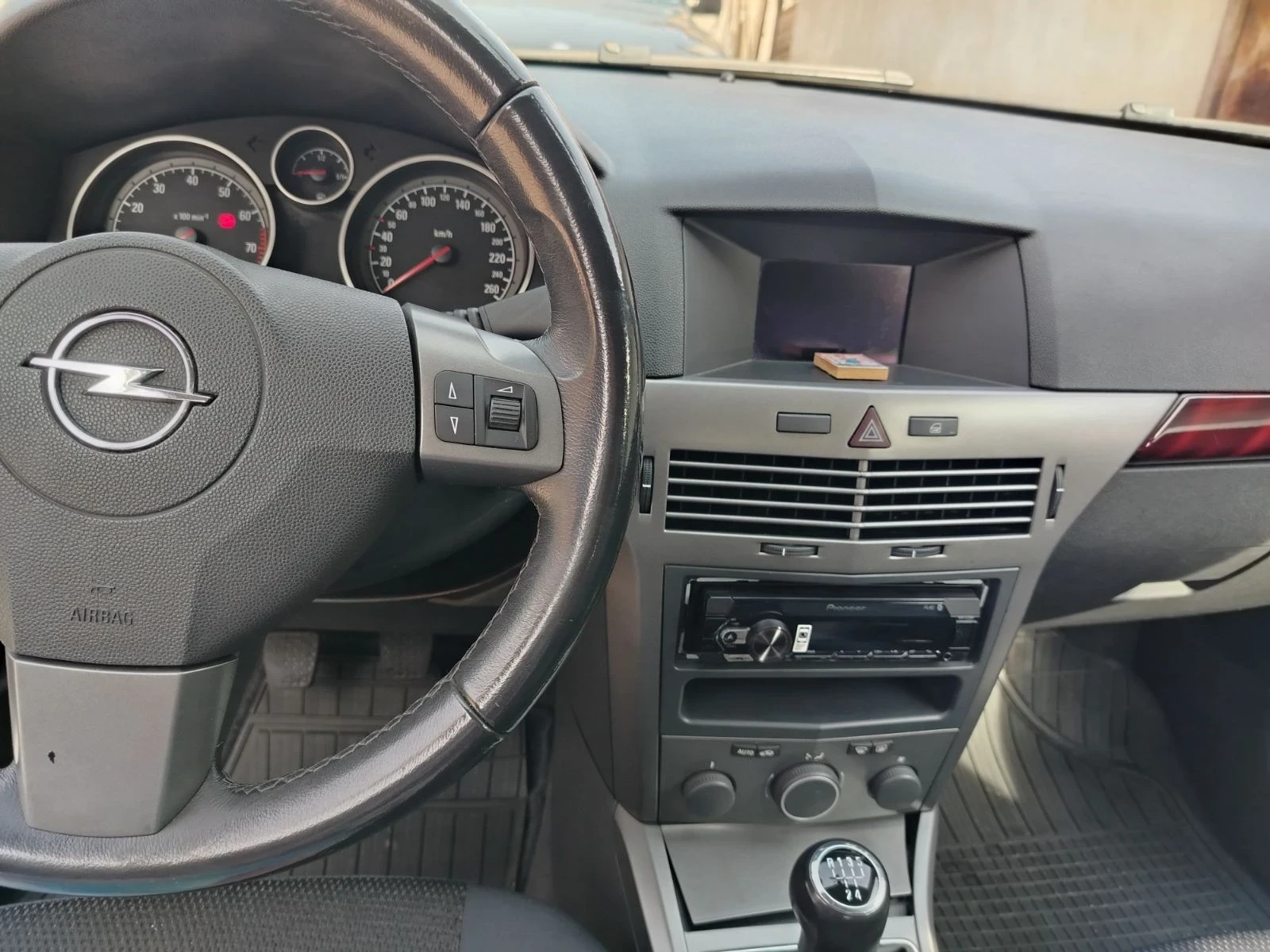 Opel Astra, снимка 11 - Автомобили и джипове - 54411992
