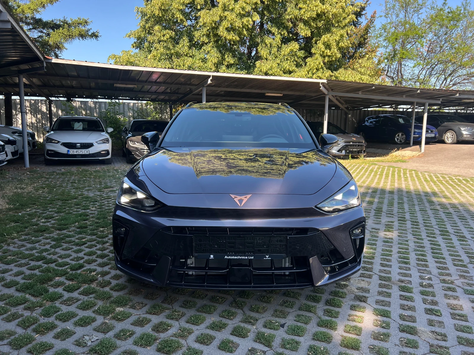 Cupra Leon 2.0 TSI 333 к.с VZ/DARK VOID/MATRIX/Фабрично нов! , снимка 2 - Автомобили и джипове - 55485426