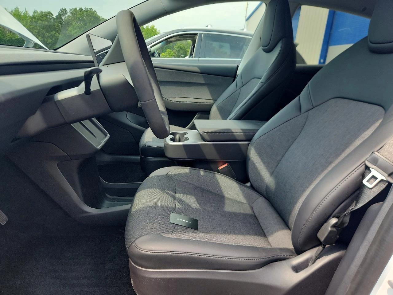 Tesla Model Y STANDARD RANGE PLUS/ТЕРМОПОМПА/RWD/CARFAX, снимка 7 - Автомобили и джипове - 56655392