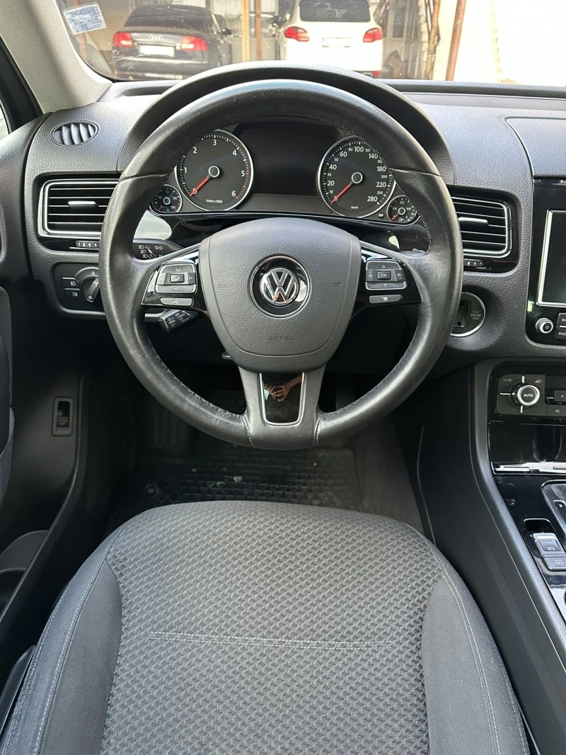 VW Touareg, снимка 5 - Автомобили и джипове - 45144836