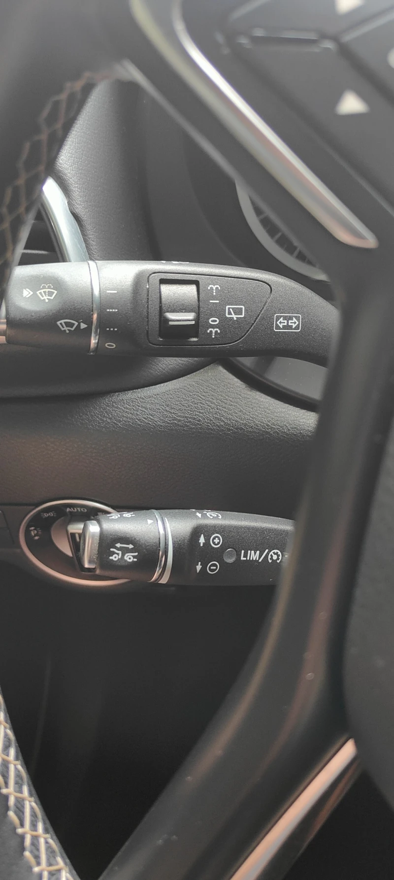 Infiniti QX30 2.0T AWD 7DCT LUXE TE, снимка 4 - Автомобили и джипове - 52517617