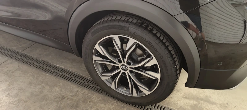 Infiniti QX30 2.0T AWD 7DCT LUXE TE, снимка 3 - Автомобили и джипове - 52517617