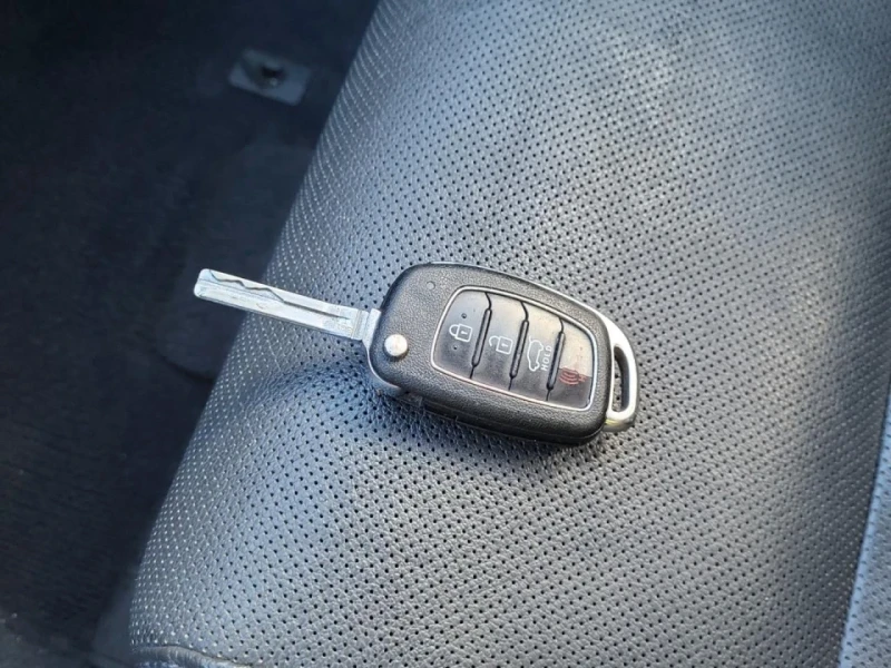 Hyundai Tucson * SE* 4x4* Пано* Подгрев, снимка 14 - Автомобили и джипове - 52317612