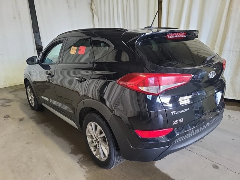 Hyundai Tucson * SE* 4x4* Пано* Подгрев, снимка 4 - Автомобили и джипове - 52317612